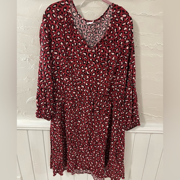 Old navy leopard dress - Picture 2 of 6